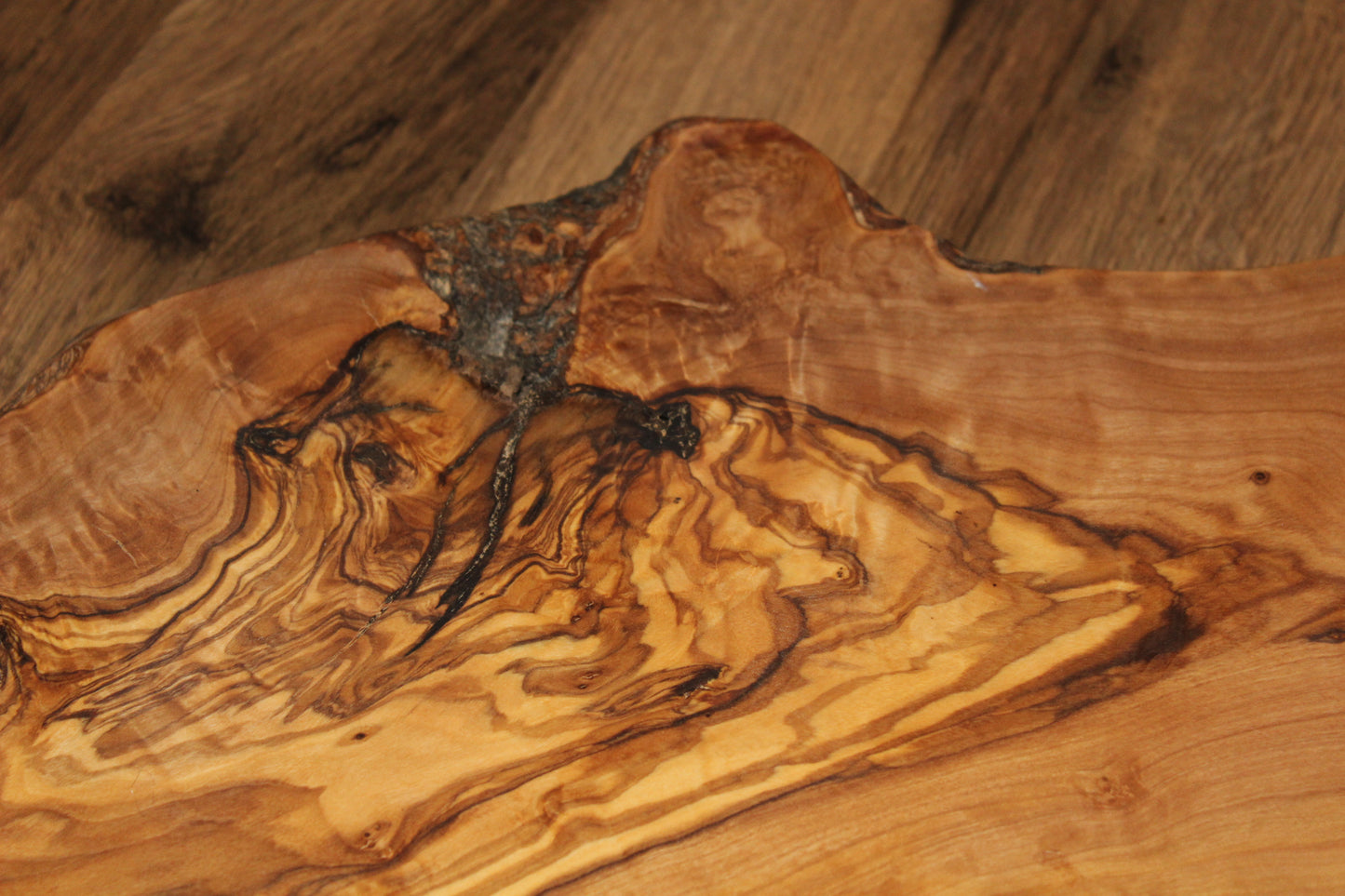 Olive Wood Board (203217)