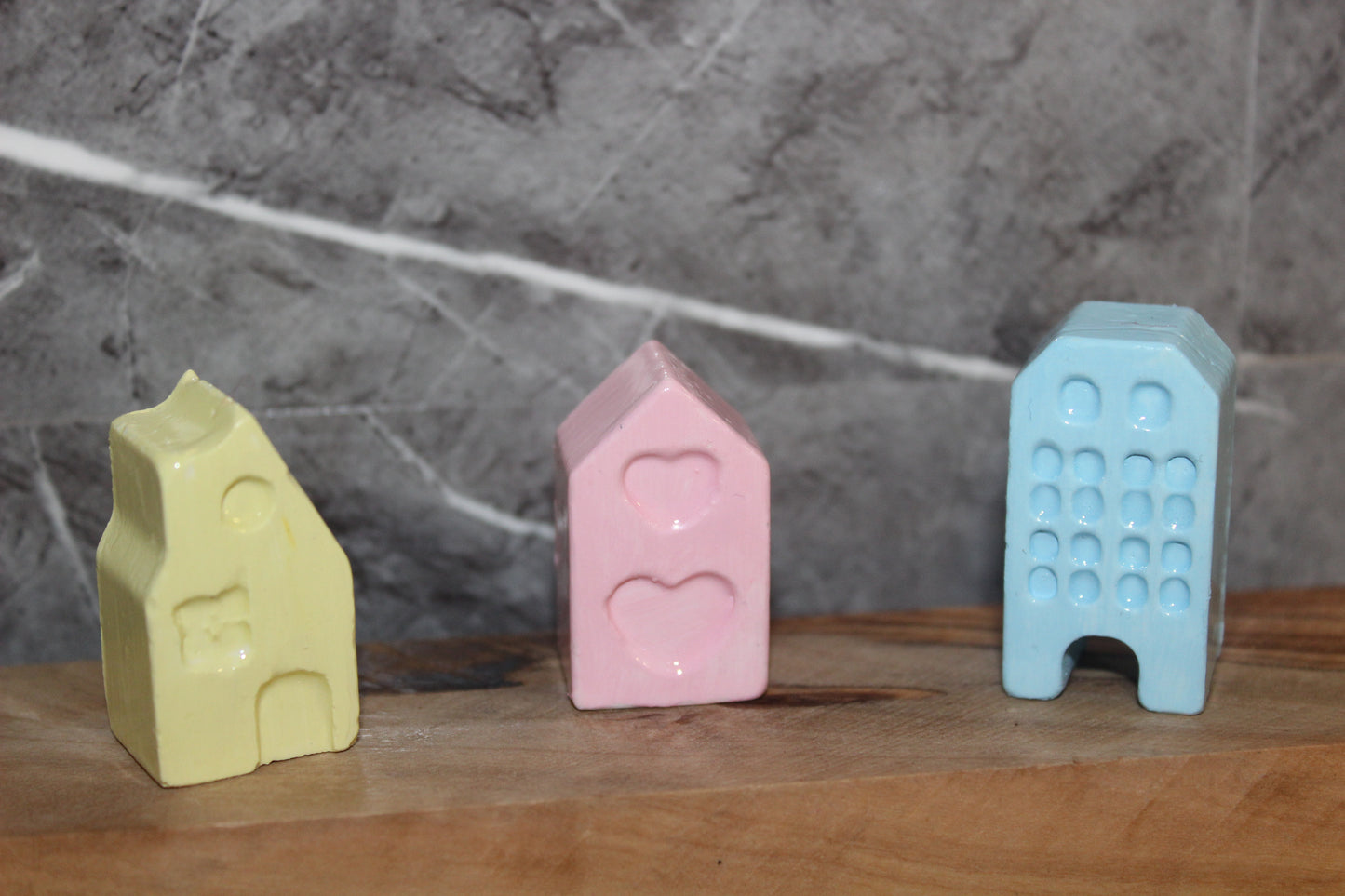 Home is where the Heart is Olive Wood and Resin Clay Ornament (203201)