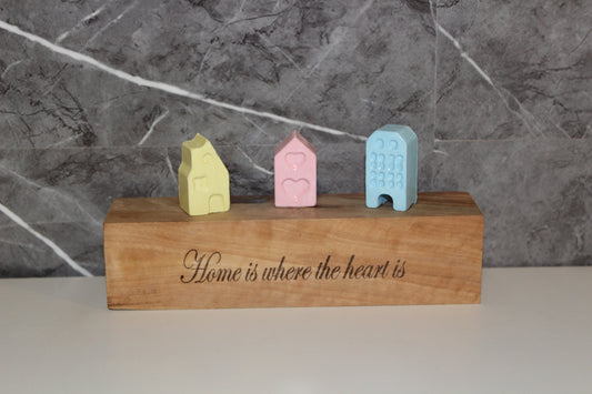 Home is where the Heart is Olive Wood and Resin Clay Ornament (203201)