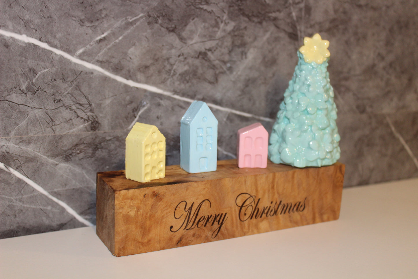 Merry Christmas Olive Wood and Resin Clay Ornament (203202)