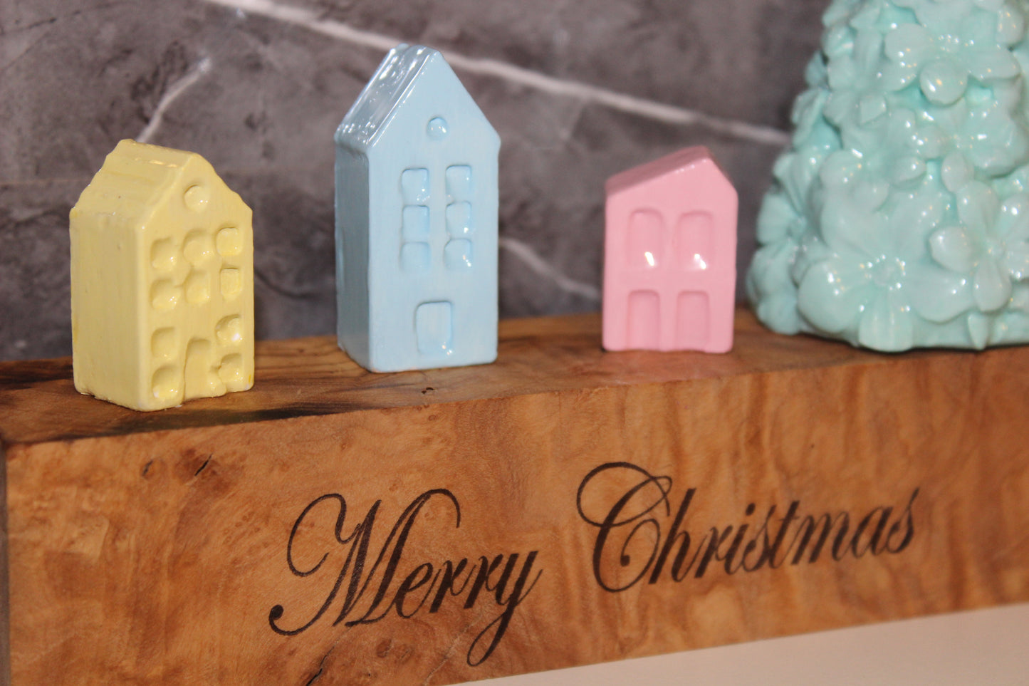 Merry Christmas Olive Wood and Resin Clay Ornament (203202)
