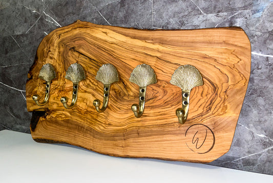Stunning Olive Wood Board with 5 Shell Coat Hooks (203064)