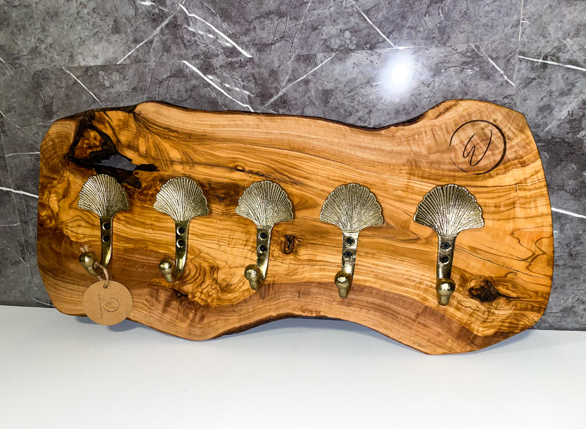 Rustic Olive Wood Board with 5 Shell Coat Hooks (203068)