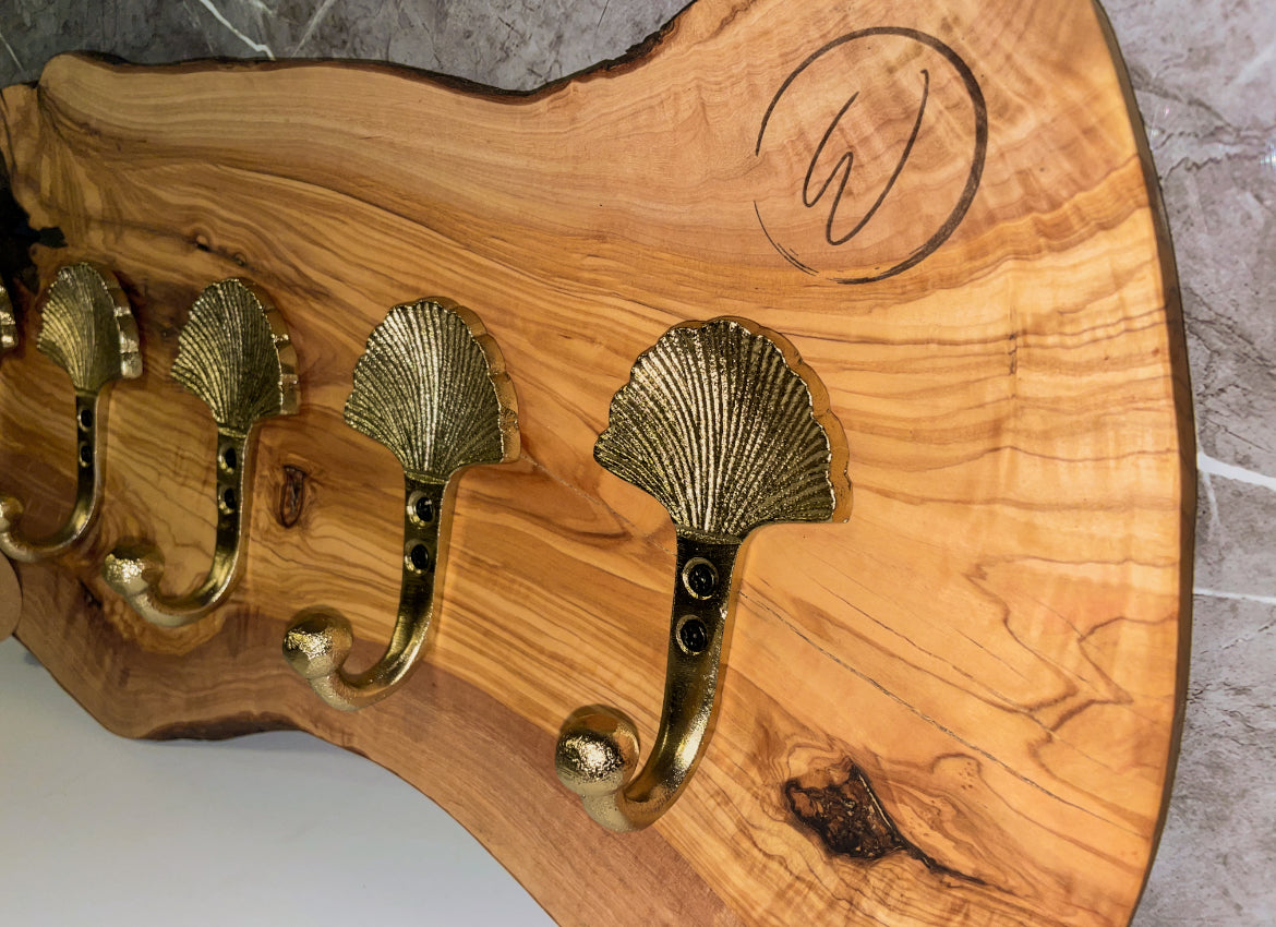 Rustic Olive Wood Board with 5 Shell Coat Hooks (203068)