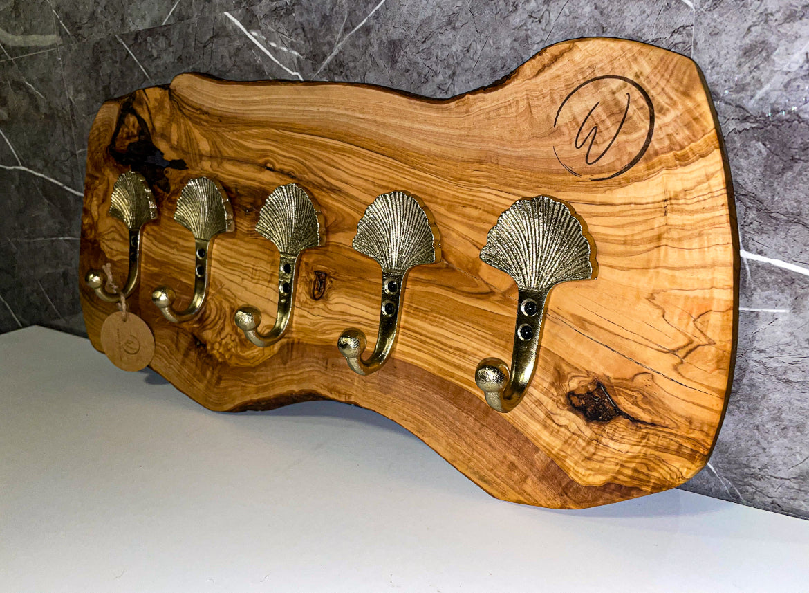 Rustic Olive Wood Board with 5 Shell Coat Hooks (203068)